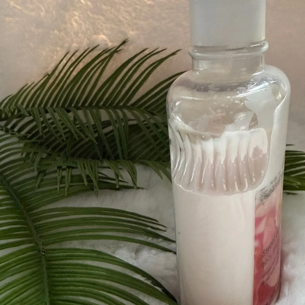 Vintage Bath & Body Works Sweet Pea Lotion